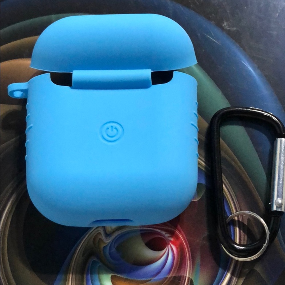 AirPods Case🤑 - Picture 2 of 3